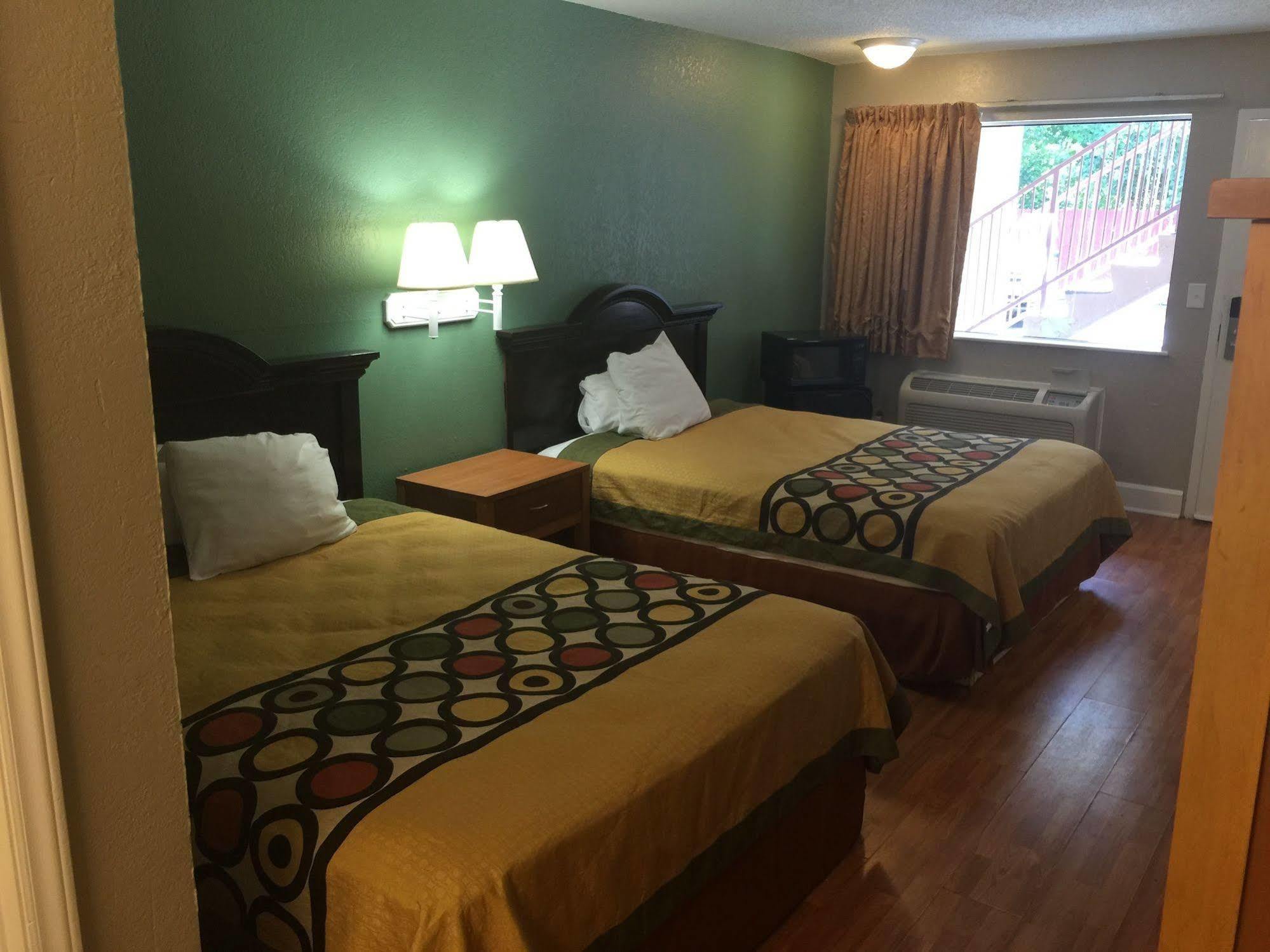 Super 8 By Wyndham Durham/University Area Nc Esterno foto