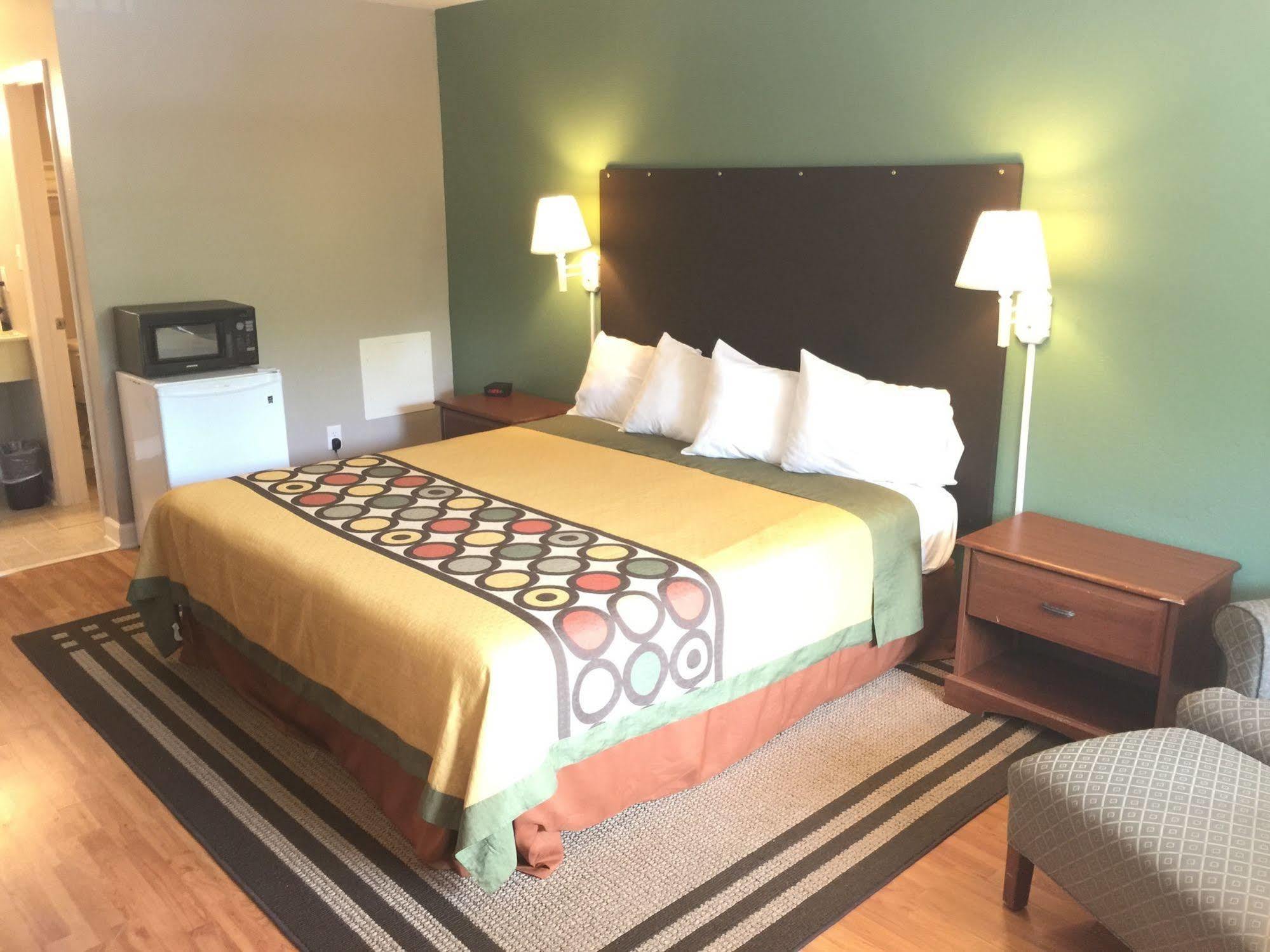 Super 8 By Wyndham Durham/University Area Nc Esterno foto