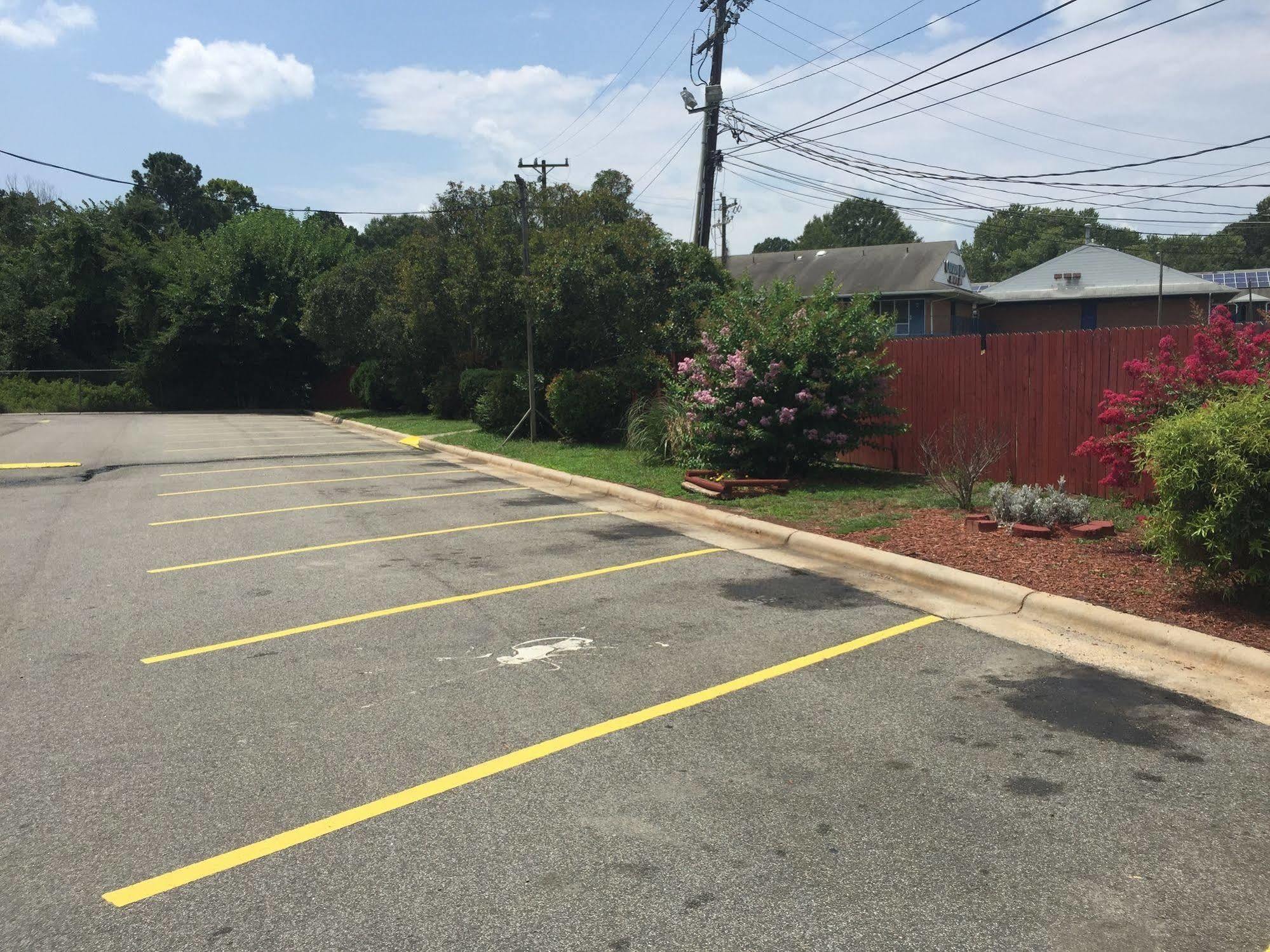 Super 8 By Wyndham Durham/University Area Nc Esterno foto